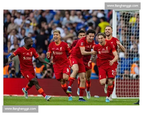 双料队长亨德森 35 岁生日快乐！利物浦与英格兰官方致敬传奇