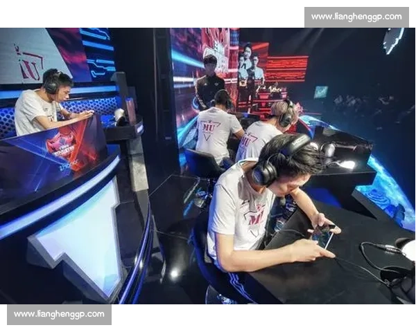 王者荣耀：选手罕见失误，全场观众惊呼